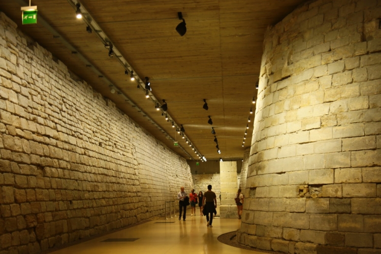 143.jpg